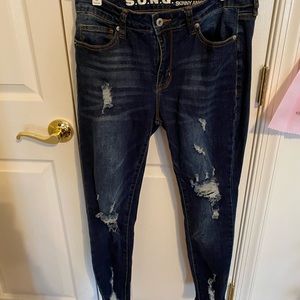 Women’s ripped jeans